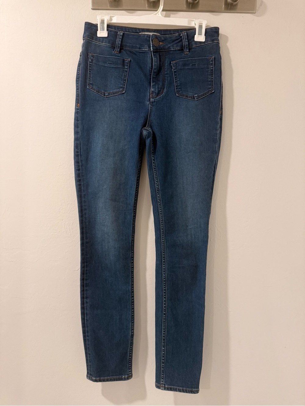 Free People Skinny Jeans in Mid Blue Wash